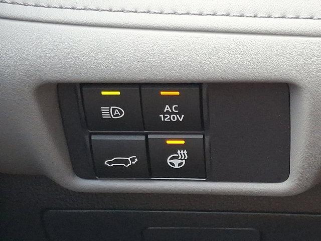Photo of 2021 Opulent Amber Toyota Highlander Hybrid