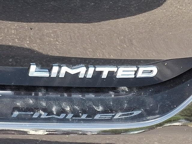 Photo of 2021 Opulent Amber Toyota Highlander Hybrid