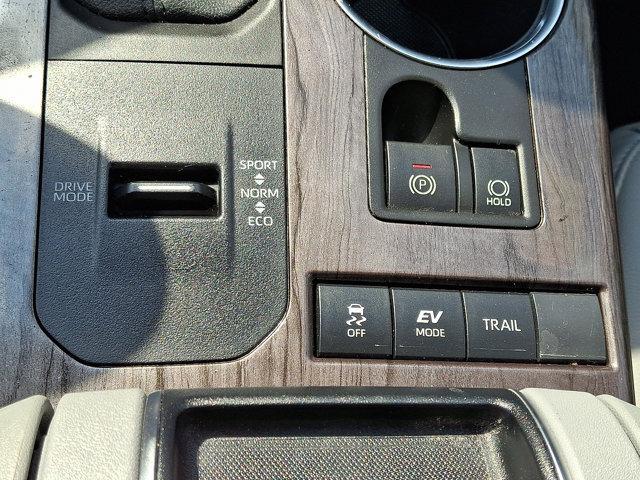 Photo of 2021 Opulent Amber Toyota Highlander Hybrid