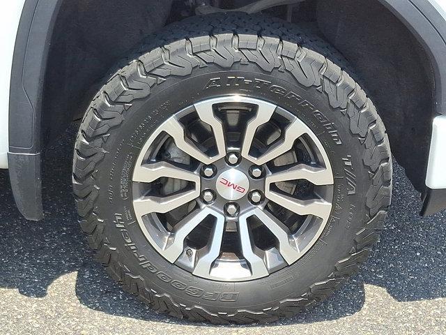 Photo of 2022 Summit White GMC Sierra 1500