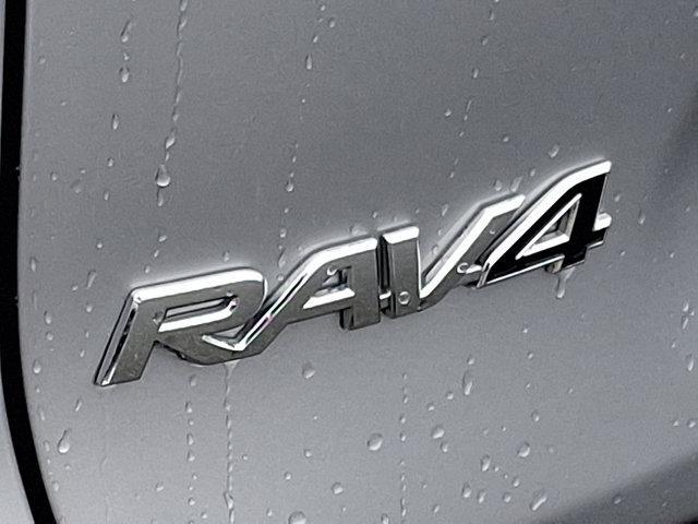 Photo of 2024 Silver Sky Metall Toyota RAV4