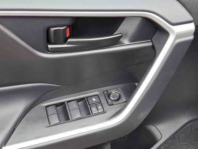 Photo of 2024 Silver Sky Metall Toyota RAV4
