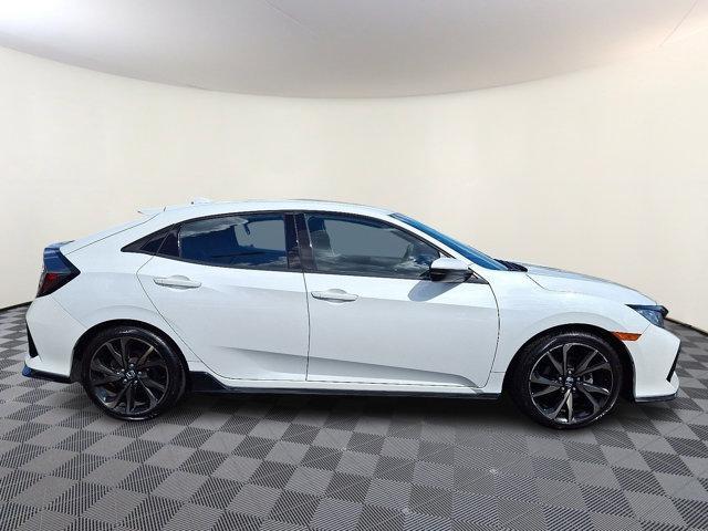 Photo of 2017 White Honda Civic
