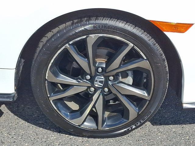 Photo of 2017 White Honda Civic