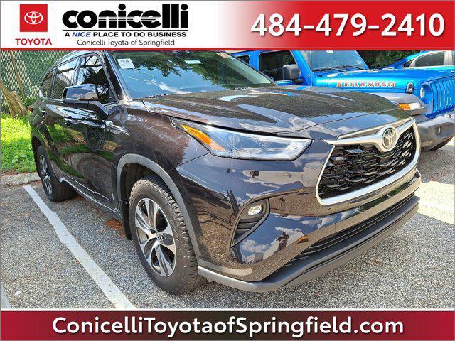 Photo of 2021 Opulent Amber Toyota Highlander