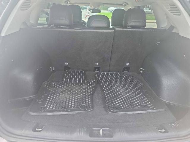 Photo of 2018 Granite Crystal Metallic Clearcoat Jeep Compass