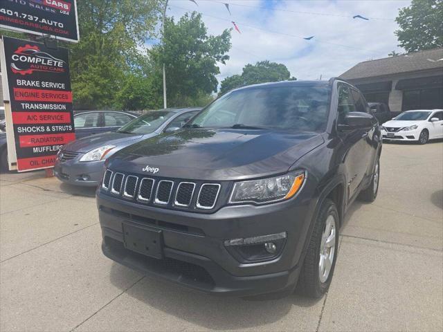 Photo of 2018 Granite Crystal Metallic Clearcoat Jeep Compass