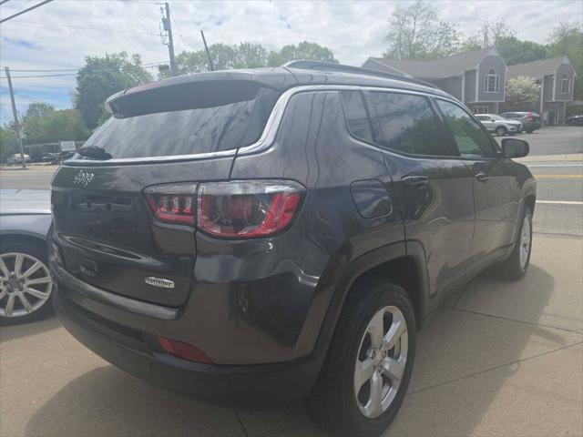 Photo of 2018 Granite Crystal Metallic Clearcoat Jeep Compass