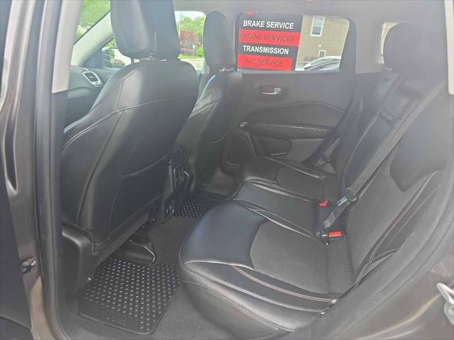 Photo of 2018 Granite Crystal Metallic Clearcoat Jeep Compass