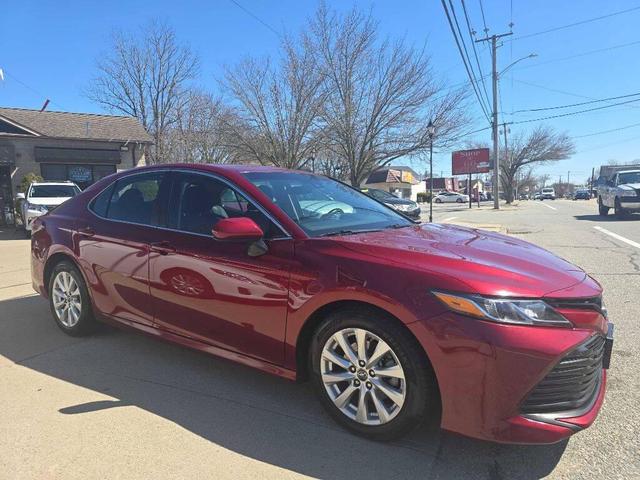 Photo of 2018 RED Toyota Camry