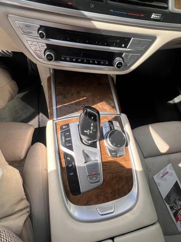 Photo of 2016 White BMW 740