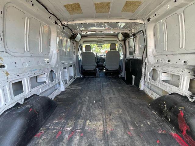Photo of 2015 White Ford Transit-250