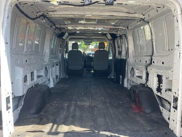 Photo of 2015 White Ford Transit-250
