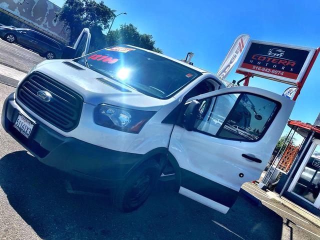 Photo of 2015 White Ford Transit-250