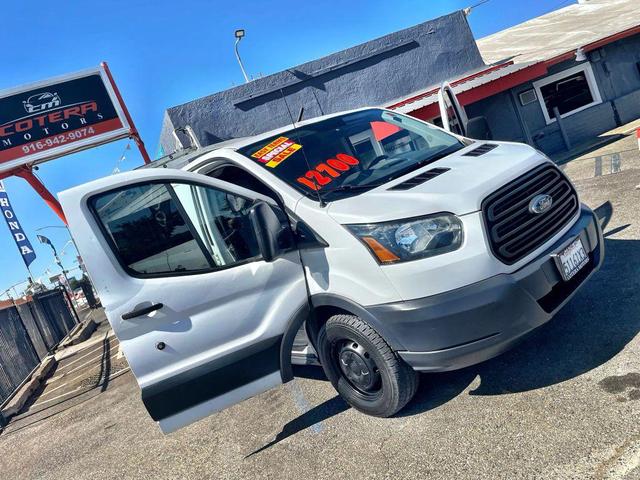 Photo of 2015 White Ford Transit-250