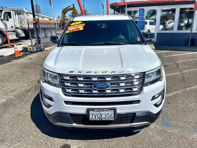 Photo of 2017 White Ford Explorer
