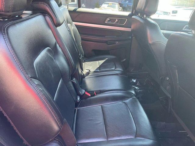 Photo of 2017 White Ford Explorer
