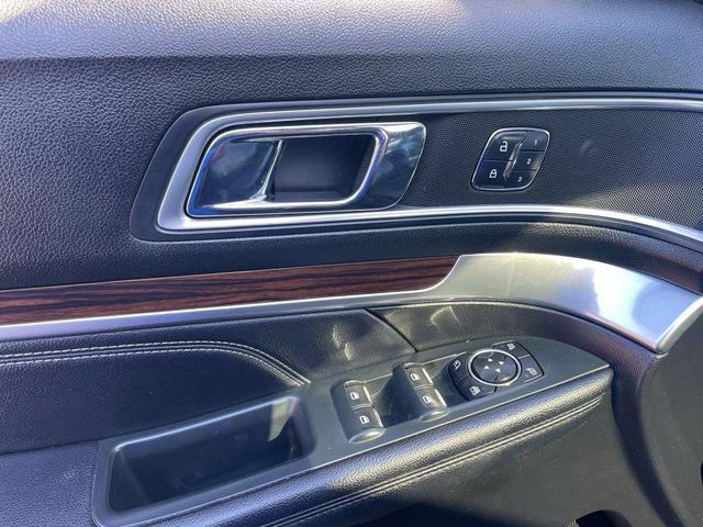 Photo of 2018 Black Ford Explorer