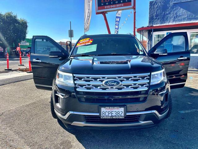 Photo of 2018 Black Ford Explorer