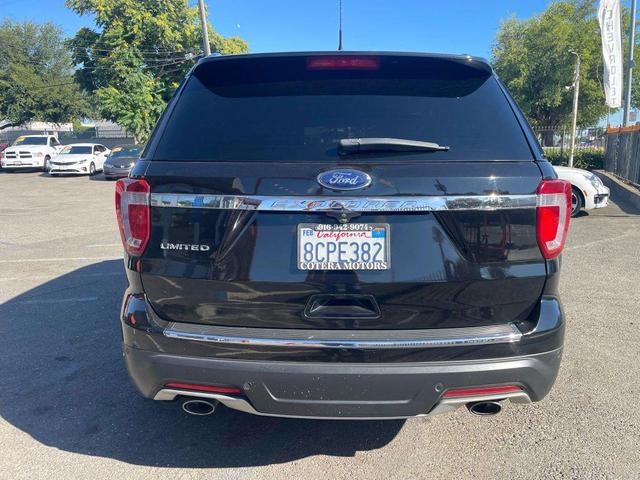 Photo of 2018 Black Ford Explorer