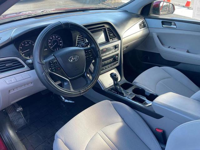 Photo of 2016 Red Hyundai SONATA