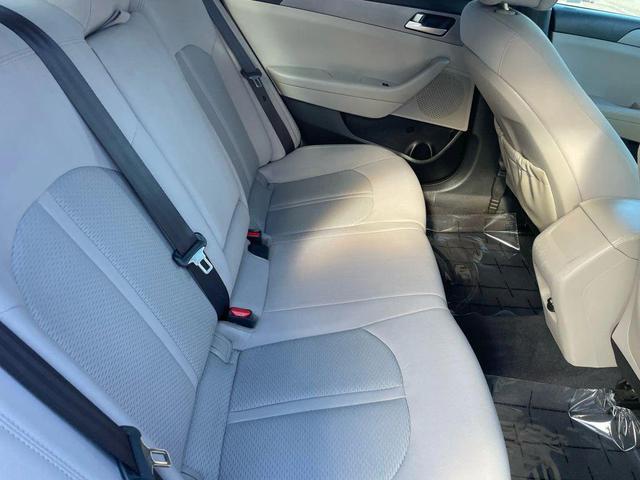 Photo of 2016 Red Hyundai SONATA
