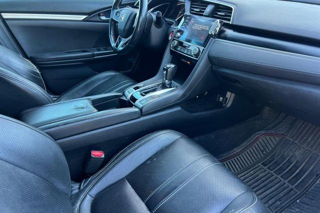 Photo of 2020 Platinum White Pearl Honda Civic