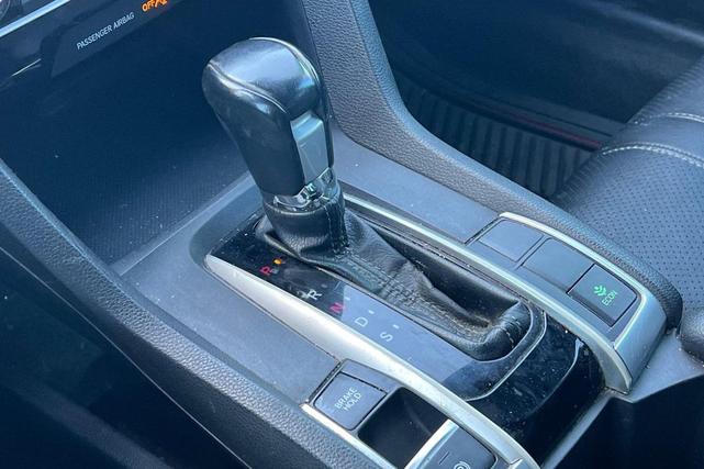 Photo of 2020 Platinum White Pearl Honda Civic