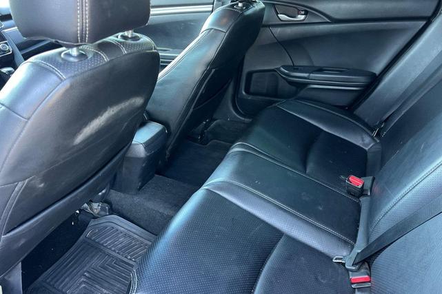 Photo of 2020 Platinum White Pearl Honda Civic