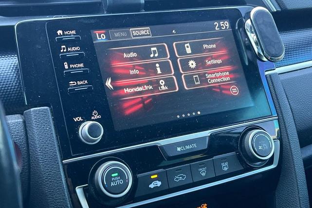 Photo of 2020 Platinum White Pearl Honda Civic