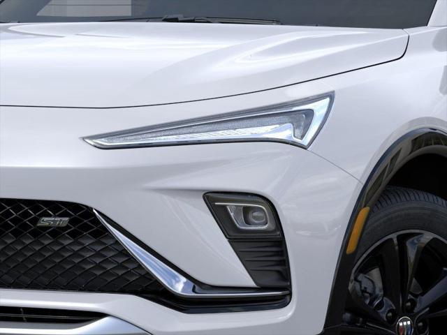 Photo of 2025 Summit White Buick Envista
