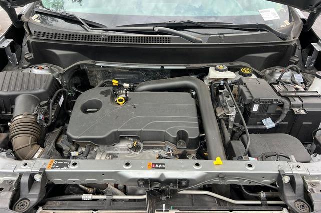 Photo of 2023 Sterling Gray Metallic Chevrolet Equinox