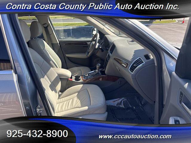 Photo of 2011 Meteor Gray Pearl Effect Audi Q5