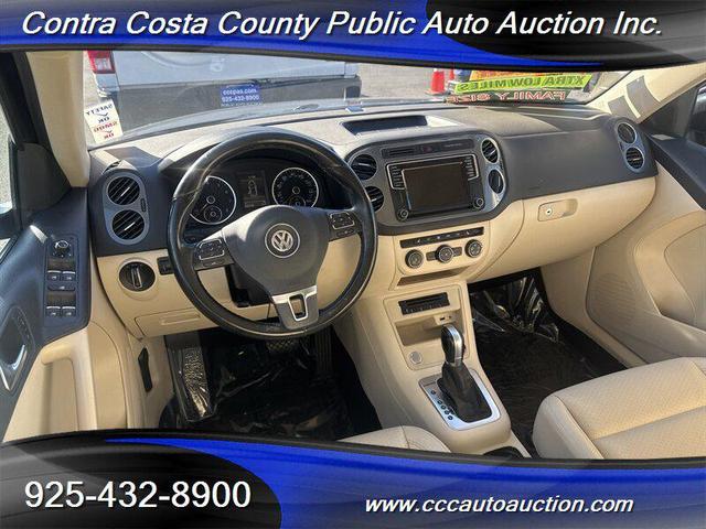 Photo of 2017 Deep Black Pearl Volkswagen Tiguan