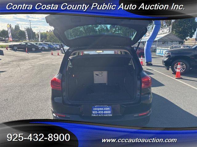 Photo of 2017 Deep Black Pearl Volkswagen Tiguan