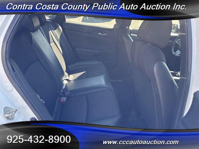 Photo of 2020 Platinum White Pearl Honda Civic