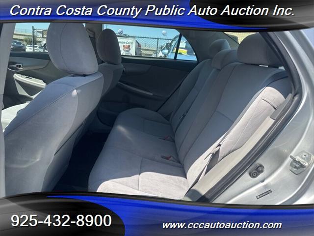 Photo of 2010 Classic Silver Metallic Toyota Corolla