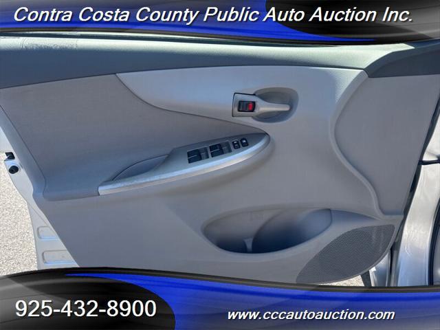 Photo of 2010 Classic Silver Metallic Toyota Corolla
