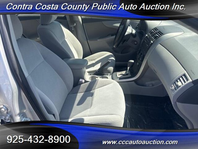 Photo of 2010 Classic Silver Metallic Toyota Corolla
