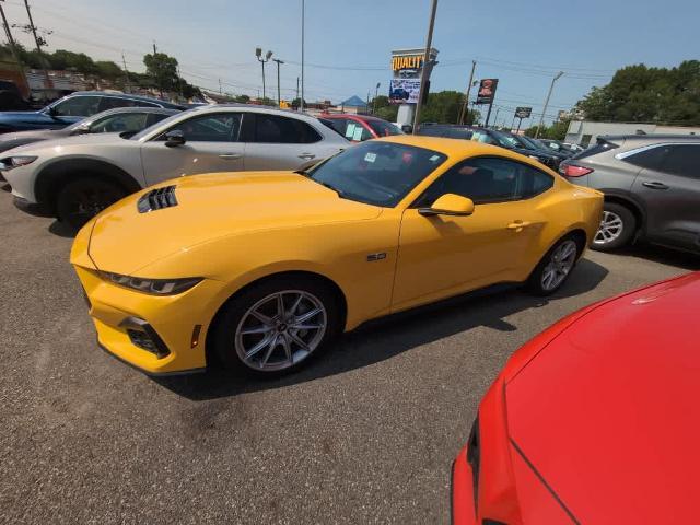 Photo of 2024 YELLOW SPLASH METALLIC Ford Mustang