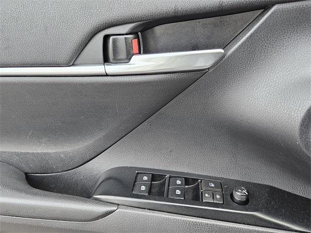 Photo of 2020 Super White Toyota Camry