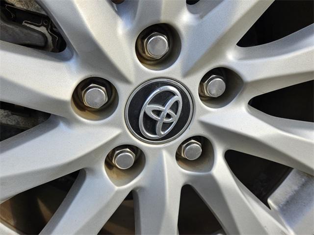 Photo of 2020 Super White Toyota Camry