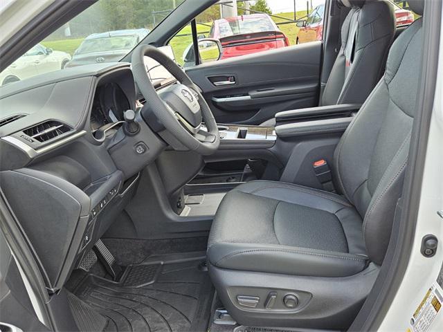 Photo of 2025 Wind Chill Pearl Toyota Sienna