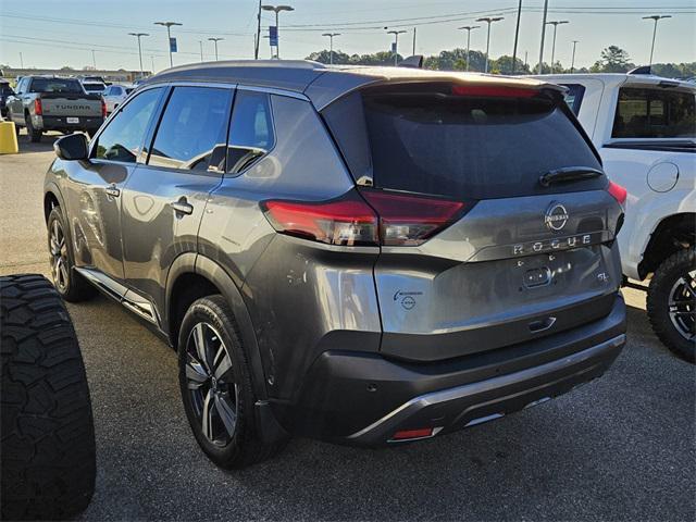 Photo of 2023 Gun Metallic Nissan Rogue