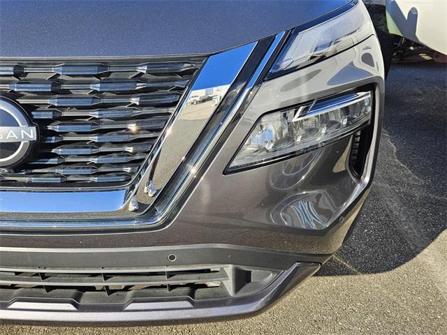 Photo of 2023 Gun Metallic Nissan Rogue
