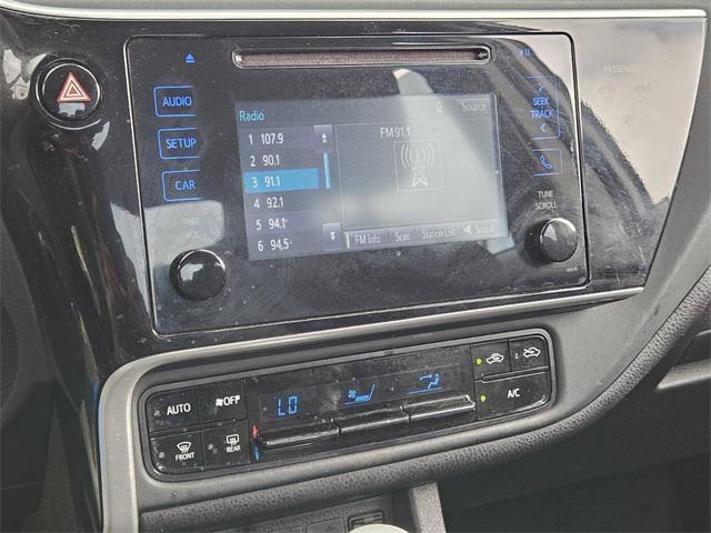Photo of 2017 Blizzard Pearl Toyota Corolla