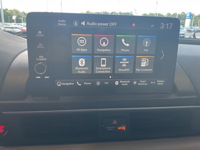 Photo of 2023 Lunar Silver Metallic Honda Pilot