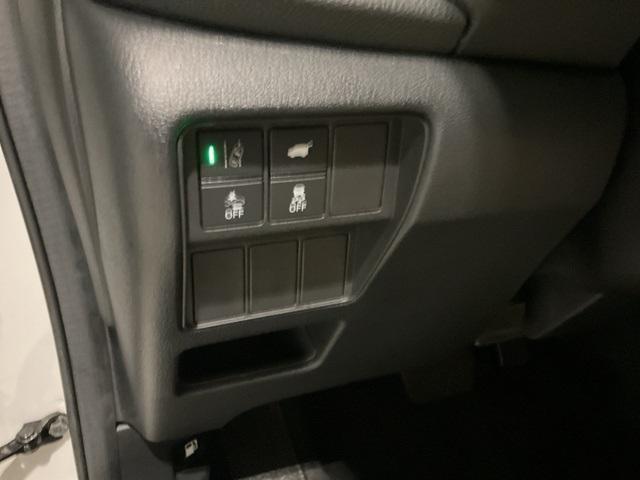 Photo of 2022 Platinum White Pearl Honda CR-V Hybrid
