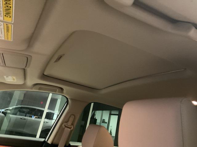 Photo of 2022 Platinum White Pearl Honda CR-V Hybrid