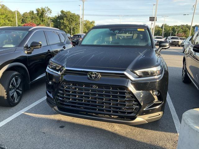 Photo of 2024 Midnight Black Metallic Toyota Grand Highlander
